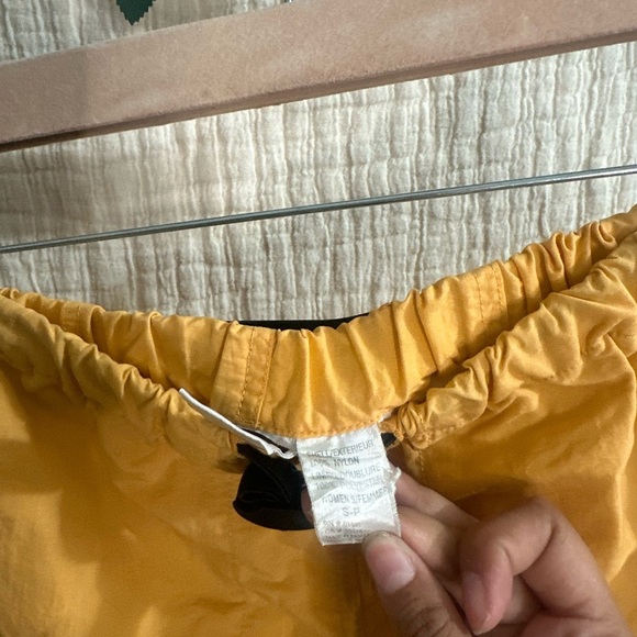 Men’s north face Shorts - Picture 3 of 3